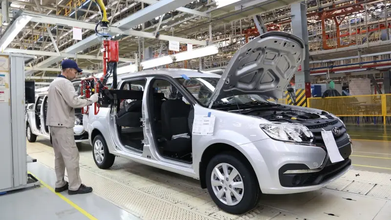 АвтоВАЗ предлагает пересадить все госкомпании на отечественные авто