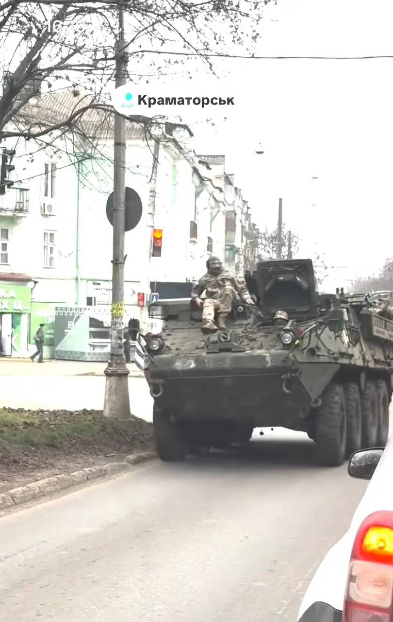 Сырский перебрасывает в Краматорск десант на технике НАТО