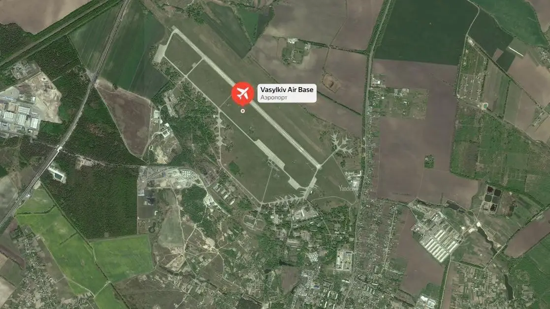 Спутники фиксируют мощный пожар на авиабазе под Киевом после прилета «Искандеров»