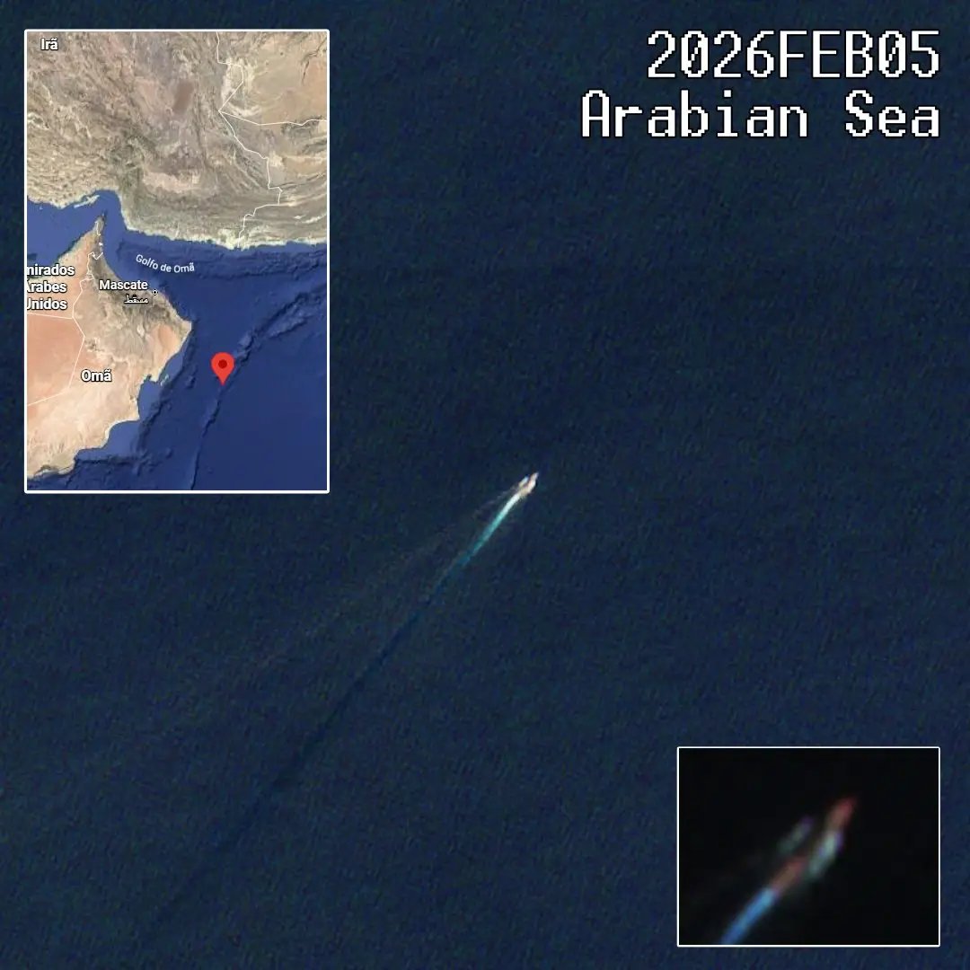 Иран направил десятки катеров КСИР в Ормузский пролив