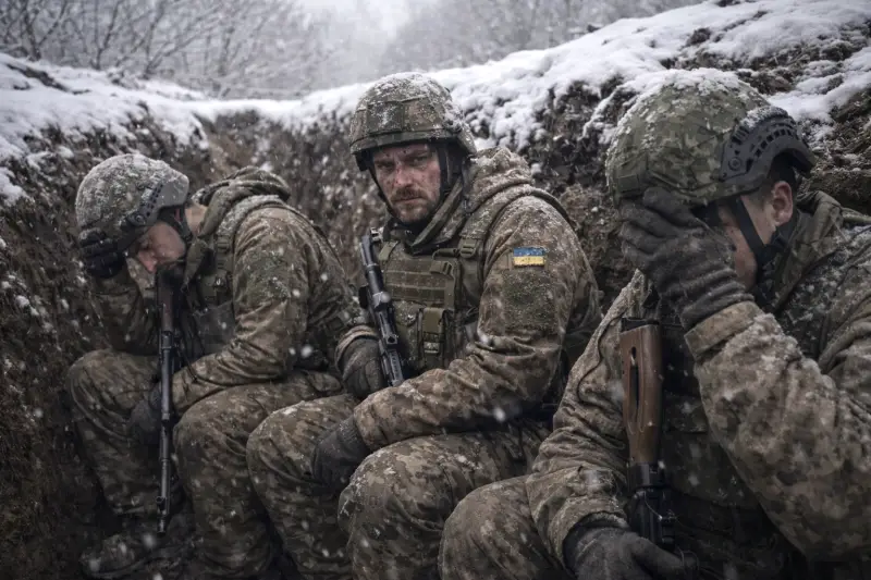 250 тысяч любой ценой: как Киев пытается купить новую армию