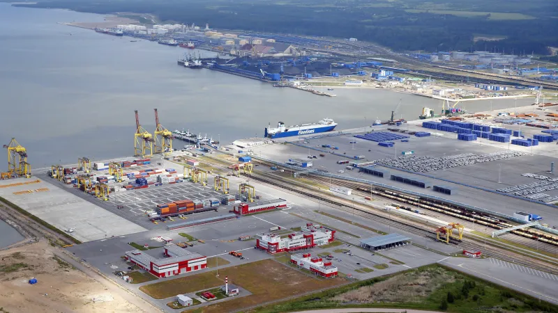 «Вызов санкциям»: почему Индия решила возобновить импорт СПГ из РФ