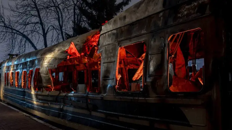 В Киеве осознали, чем грозит Украине уничтожение железнодорожных составов