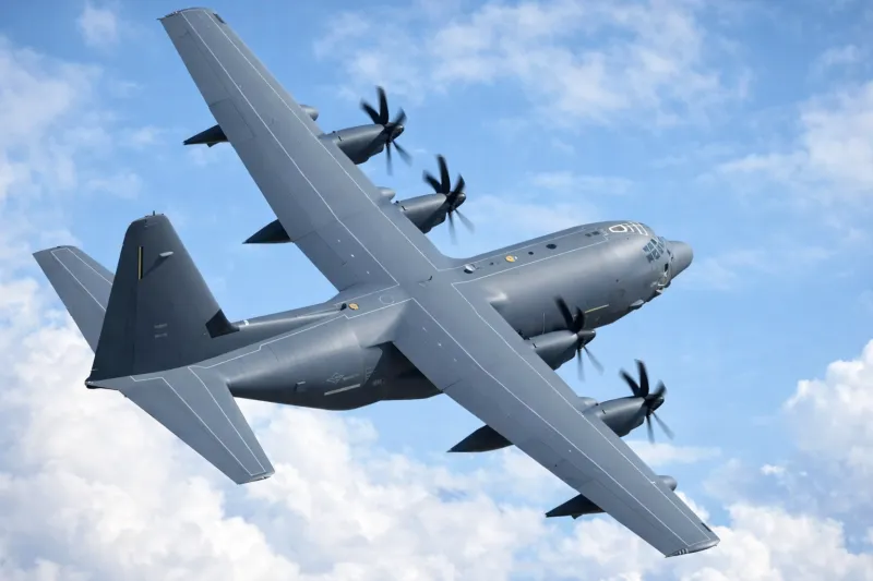 Американцы уничтожают свои самолеты, чтобы они не достались Ирану