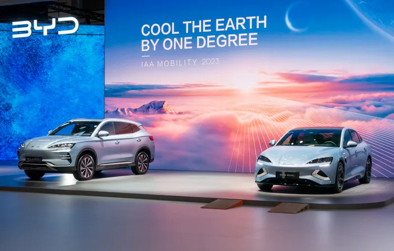 Построил свою мечту: как бывший чиновник из Китая переиграл Илона Маска