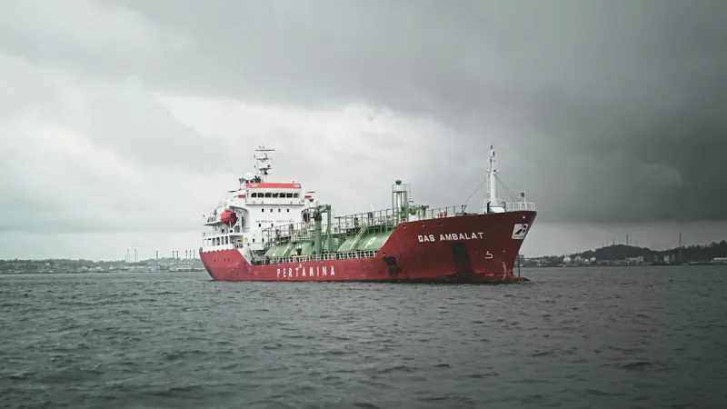 Драка за каждый газовоз: война на Ближнем Востоке душит СПГ в Азии