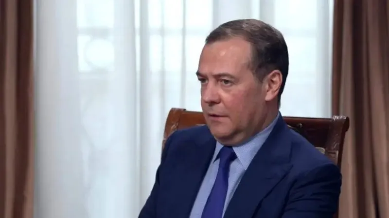 «Нервический кровосос»: Медведев назвал 10 причин неприязни Трампа к Зеленскому